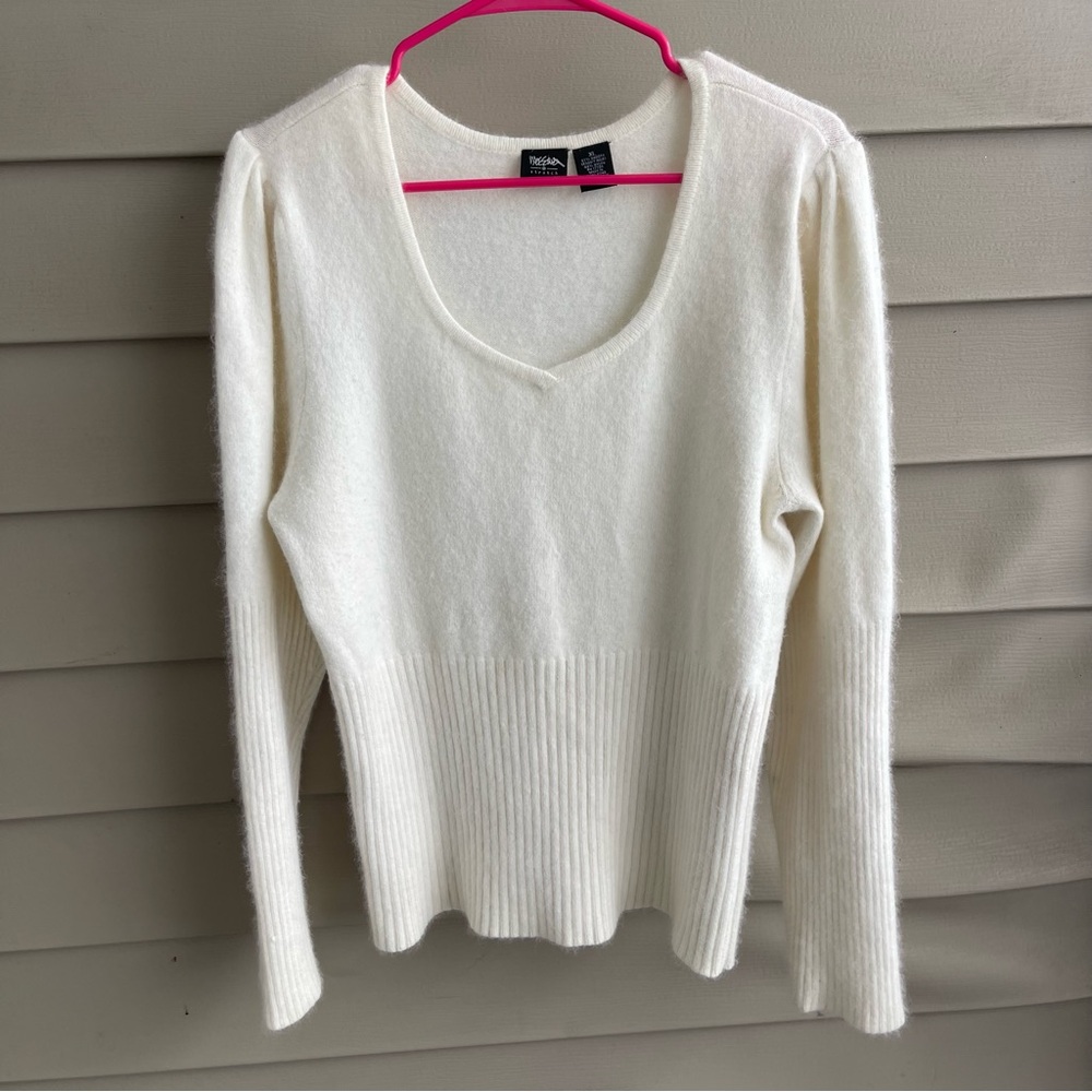 Mossino Soft Angora Rabbit Blend V Neck Sweater Sz XL Vanilla Girl Fuzzy Minimal